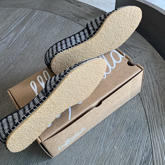 New, Loeffler Randall, Mara-Ean Black/Cream Raffia Woven Shoe. Size 9.5B. - Picture 6 of 9